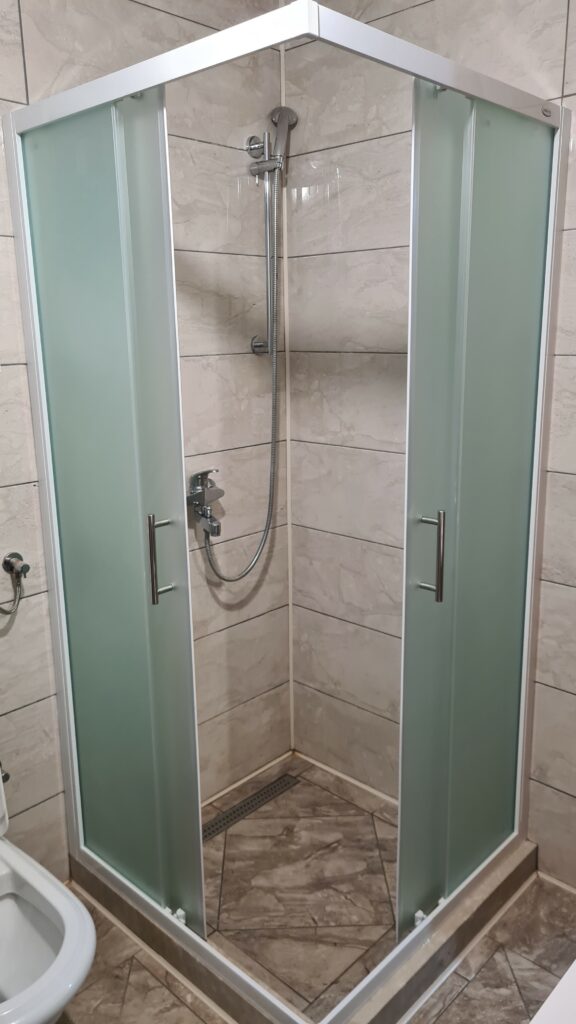 povoljna tus kabina tursko kupatilo