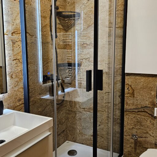 Tus kabina Venus crna boja